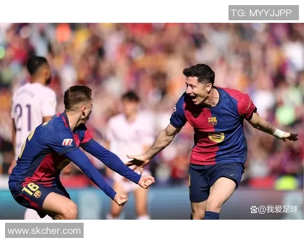 卷发足球明星盘点他们的独特风格与精彩瞬间